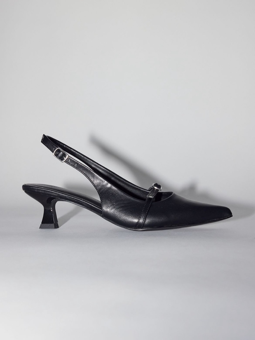 2 PAIRS Urban Outfitters Petra Buckle Slingback Heel Red & Black | US 6 - Picture 6 of 13